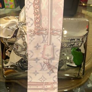 Authentic Louis Vuitton Pink Blush and Metallic Women's Scarf
